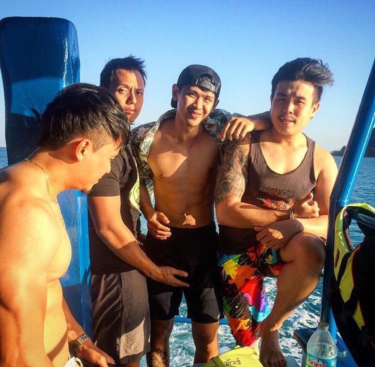 หนุ่มตี๋ หุ่นแซ่บ