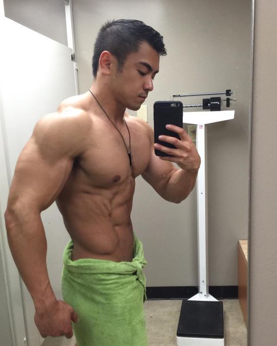 ผู้ชายพาเพลิน 4