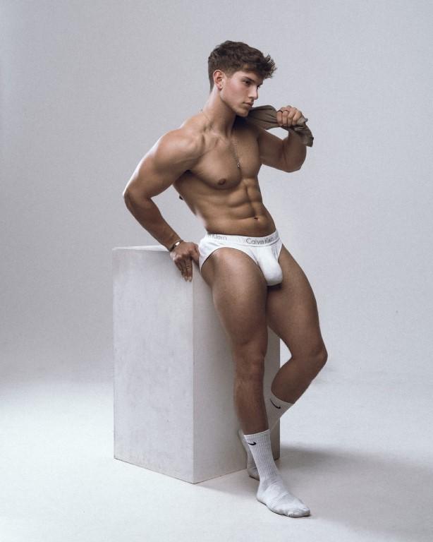 Hot guy in underwear 124