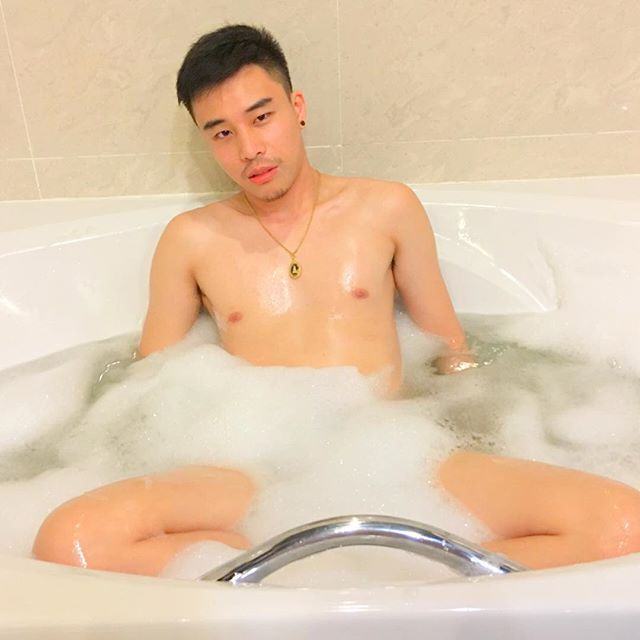 แมนๆ หล่อล่ำแน่นเป้าตุง