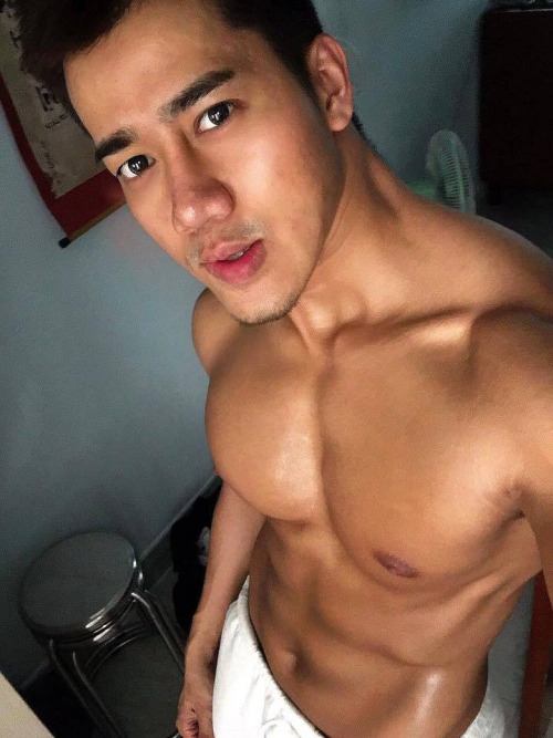 ถอดโชว์เรือนร่าง 1080