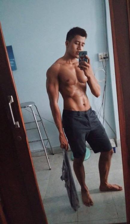 ถอดโชว์เรือนร่าง 1080