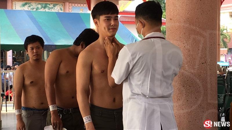 บูม กิตตน์ก้อง สมัครทหาร