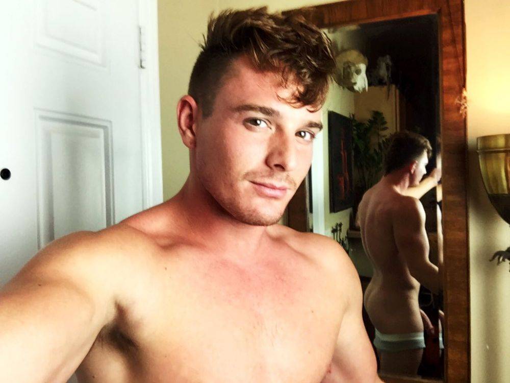 ดาวโป๊เกย์หน้าหล่อ Brent Corrigan หุ่นแซ่บกับกระปู๋ทรงสวย ที่เห็นเเล้วต้องอยากโดน...