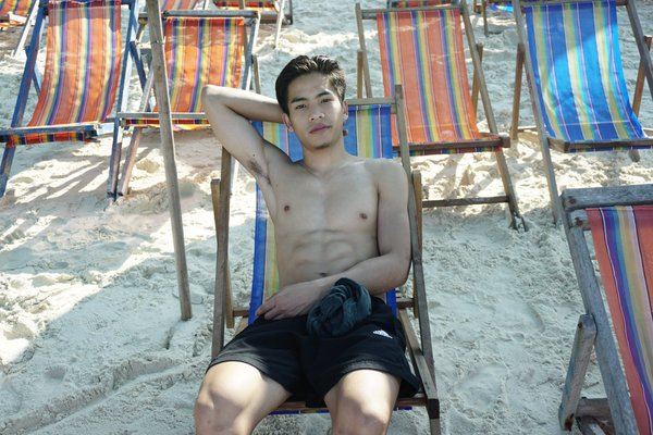 แซ่บไม่หยุด! “แจ็ค กิตติศักดิ์” อวดหุ่นสุดเท่เที่ยวทะเลรับซัมเมอร์ โชว์ซิคแพคแน่นๆ ริมชายหาด!