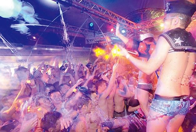 สงกรานต์นี้เจอกัน ฟิตหุ่นให้พร้อม เต้น เล่น น้ำกัน ....