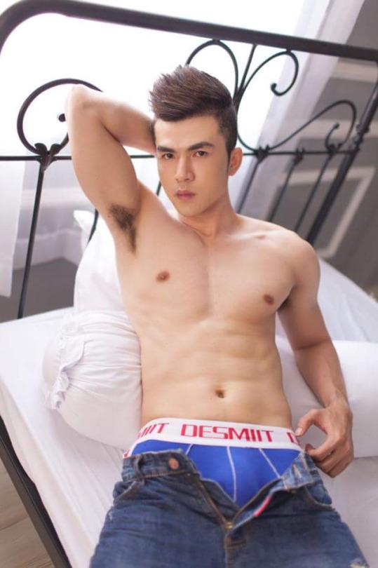 ถอดโชว์เรือนร่าง 1083