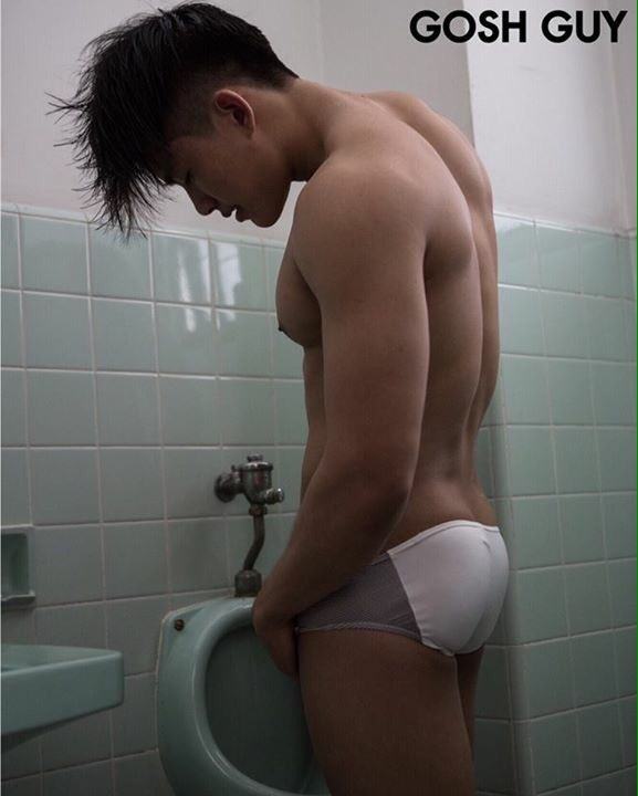 เดี๋ยวนี้ใคร ๆ ก็แก้ผ้าถ่ายรูป