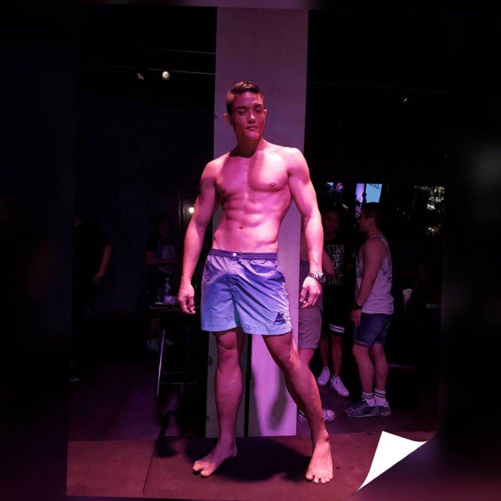 คลิป ! บรรยากาศ สดสด ร้อนร้อน จากงาน @ Rainbow sexy Man Party คืนที่ 13 เมษายน ที่ผ่านมา