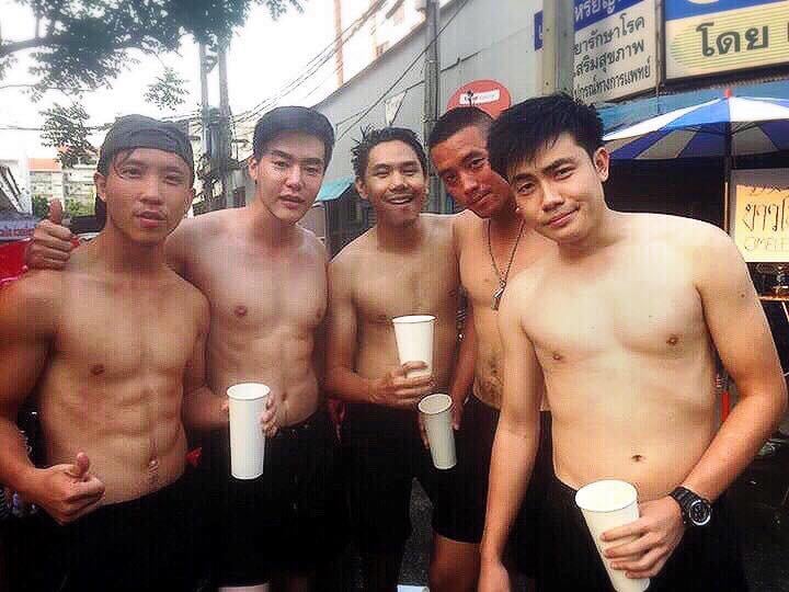 ส่องผู้ชายเล่นน้ำ  Songkran 16