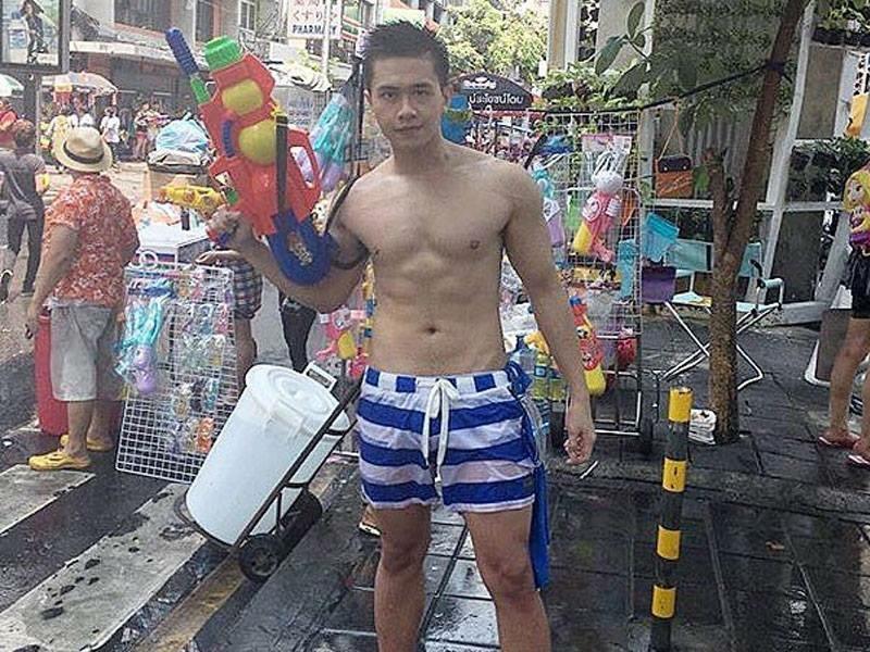 ส่องผู้ชายเล่นน้ำ  Songkran 16