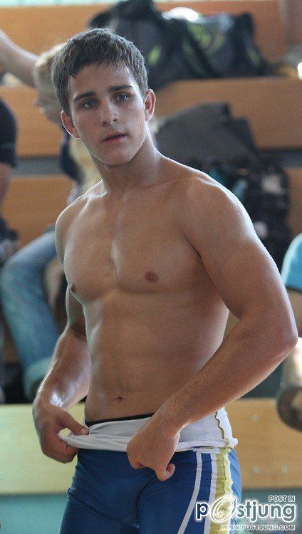 อย่าทำอะไรอิฉันเลยค่ะ  ได้โปรด  อิฉันยอมแล้ว 756