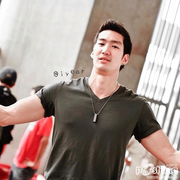 นักแสดงชายรูปหล่อเซ็กซี่น่าหมายปอง 821 เวียร์นะ  แต่แถมเดี่ยวด้วย