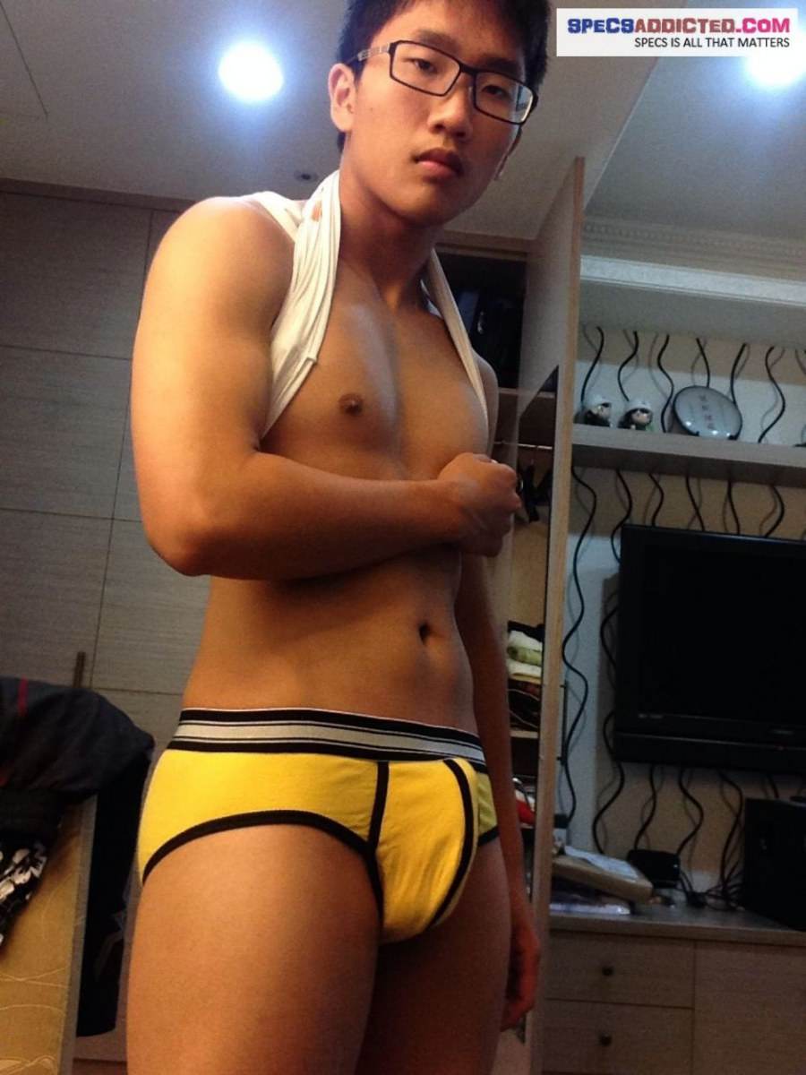 Hot guy in underwear 143