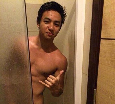 ผู้ชายหน้าร้อน