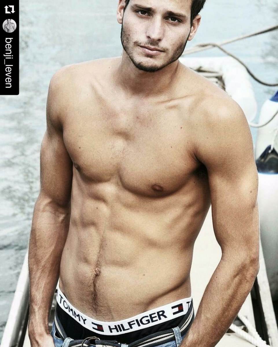 ยิ้มละลาย