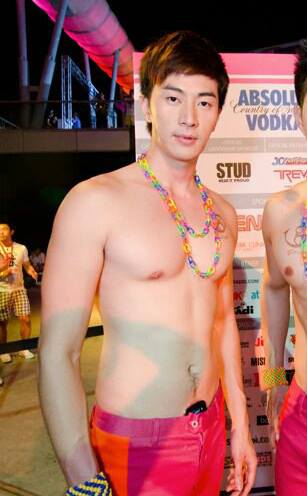 หนุ่มหล่อ หุ่นแซบ