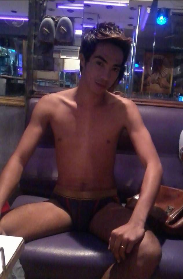 หนุ่มหล่อ หุ่นแซบ