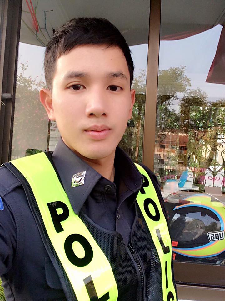 ตำรวจหล่อต้องบอกต่อ