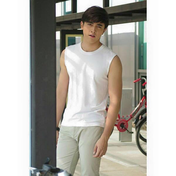 รวมภาพหนุ่มนักศึกษาหน้าหล่อ-หุ่นล่ำดีกรีตัวท็อปจาก สถาบันมหาวิทยาลัย ฟินกันยาวๆ!!