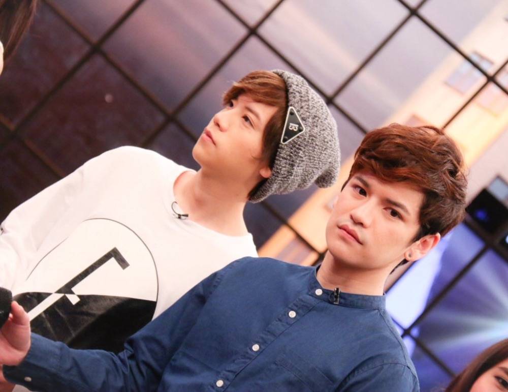 กอดกันไปนานๆนะ. เต๋าคชา