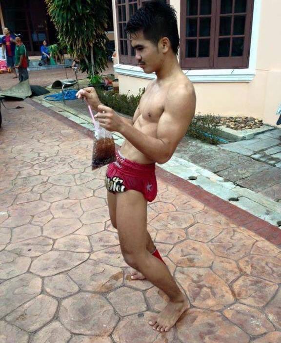 คลั่งรัก/ผช.ถอด