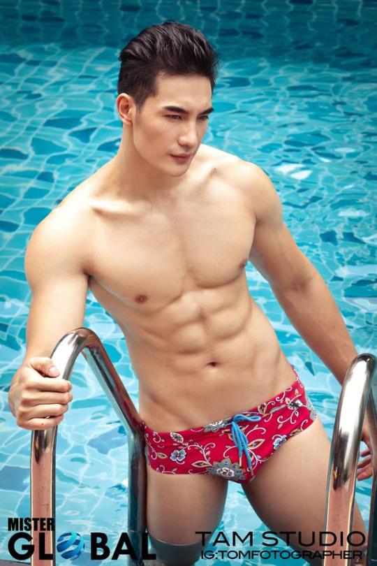 ถอดโชว์เรือนร่าง 1156