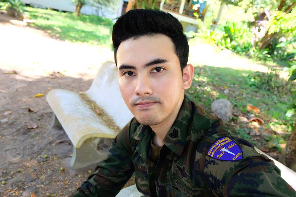 แพ้ทาง คนในเครื่องแบบ