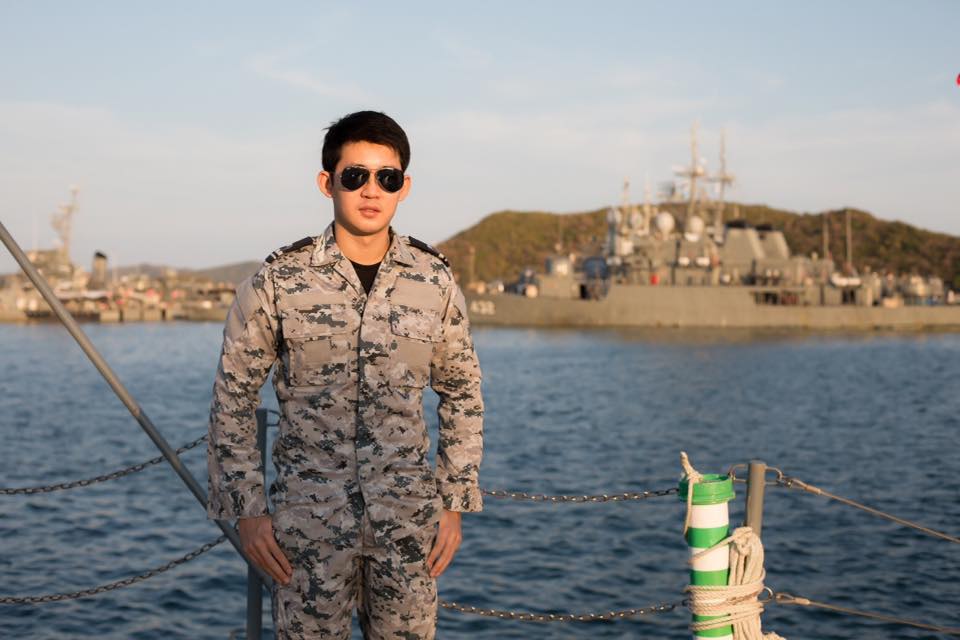 แพ้ทาง คนในเครื่องแบบ