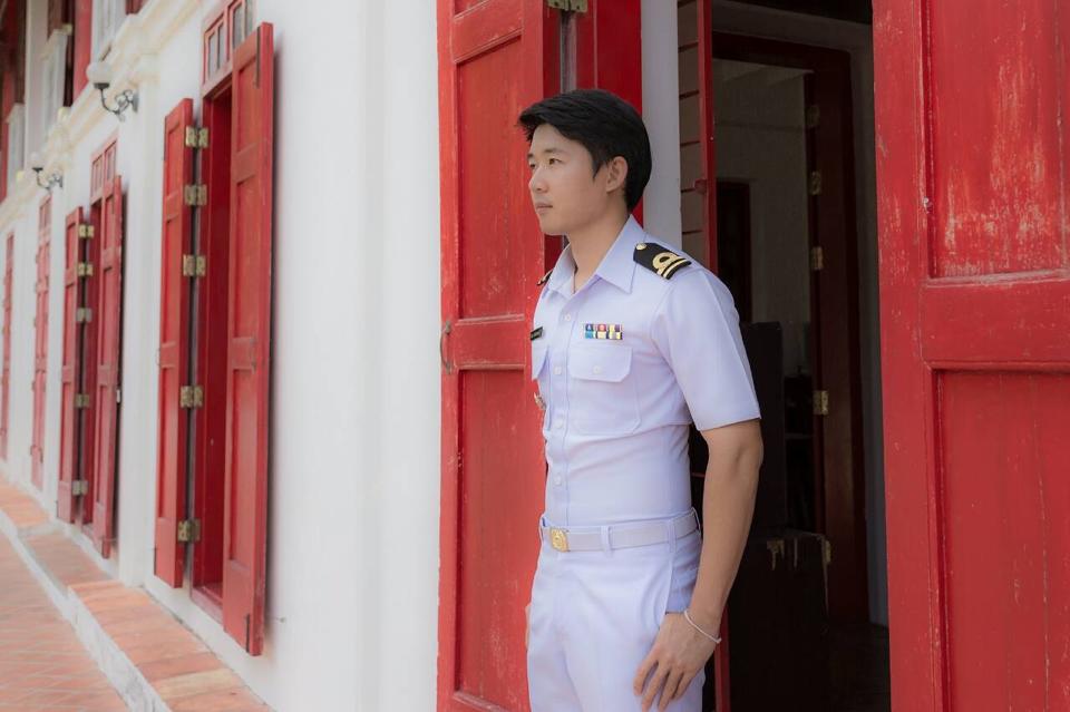 แพ้ทาง คนในเครื่องแบบ