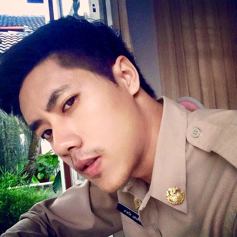 แพ้ทาง คนในเครื่องแบบ