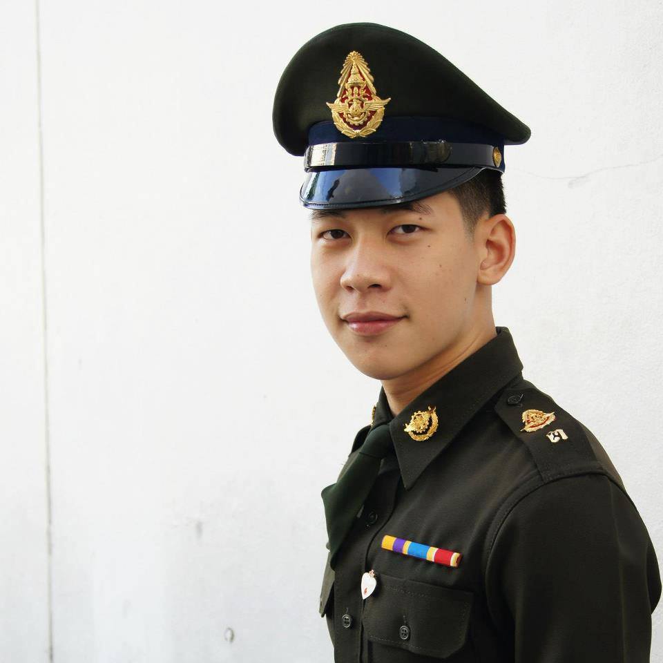 แพ้ทาง คนในเครื่องแบบ