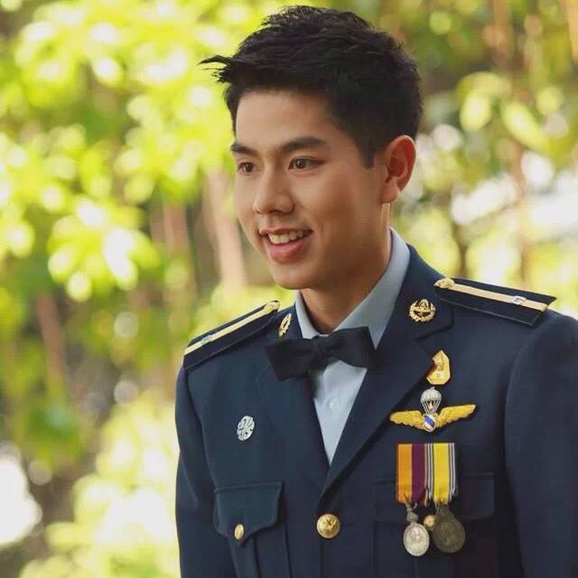 แพ้ทาง คนในเครื่องแบบ