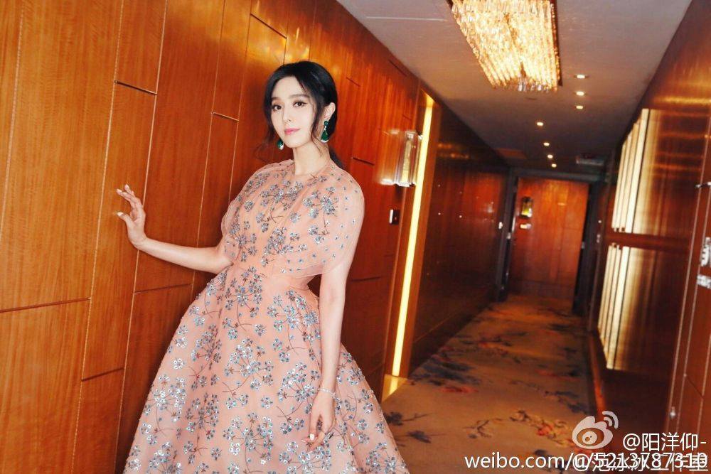 Fan Bing Bing สวย เลอค่า เจิดจรัส ในงาน Shanghai International Film Festival 2016