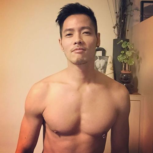 ถอดโชว์เรือนร่าง 1210