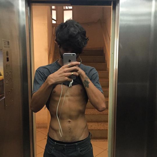 ฟินกับหนุ่มล่ำ