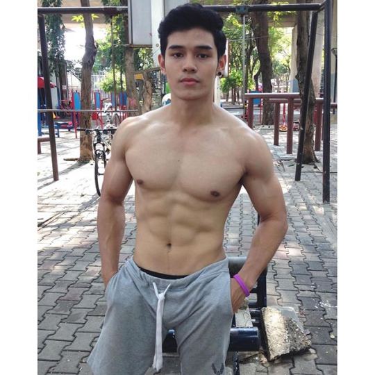 ฟินกับหนุ่มล่ำ