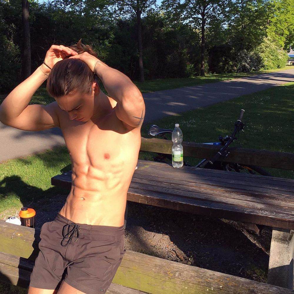 ฟินกับหนุ่มล่ำ