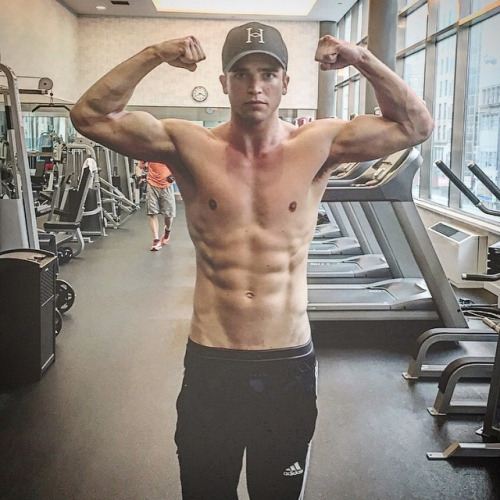 หนุ่มล่ำไหมคะ