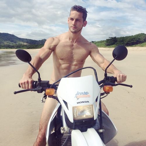 หนุ่มล่ำไหมคะ