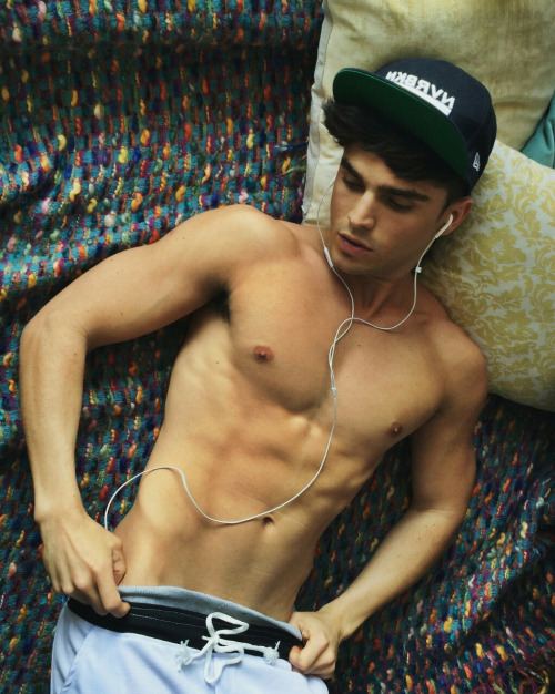 หนุ่มล่ำไหมคะ