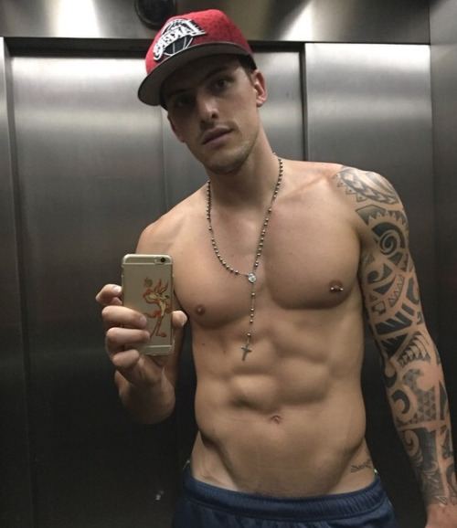 หนุ่มล่ำไหมคะ