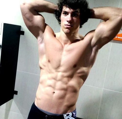 หนุ่มล่ำไหมคะ