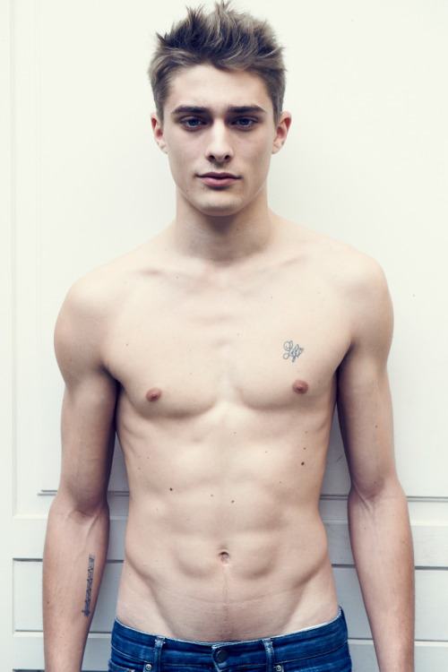 หนุ่มล่ำไหมคะ