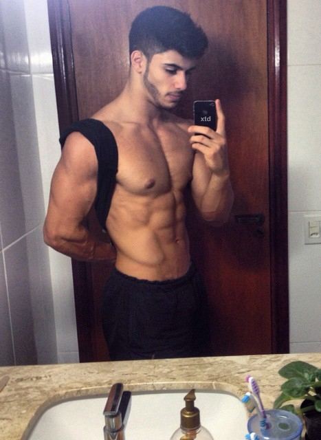 หนุ่มล่ำไหมคะ