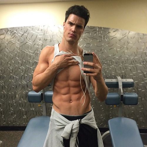 หนุ่มล่ำไหมคะ