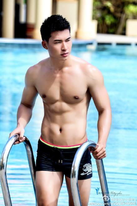 ล่ำแน่นๆ...แฟนใคร