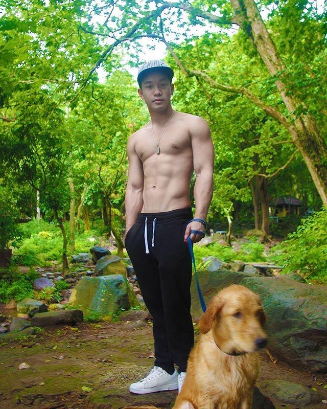 หนุ่ม Adrian Roy Esmeris