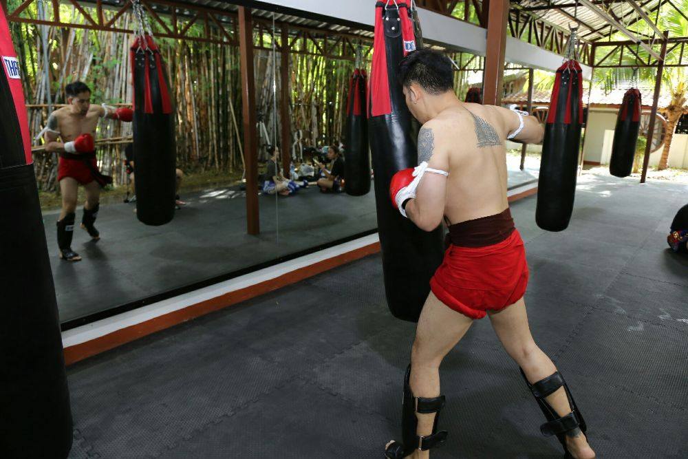 ครูบอมทัพขุนพลล้านนา ผู้สอนมวยไทยโบราณและเชิงดาบล้านนา