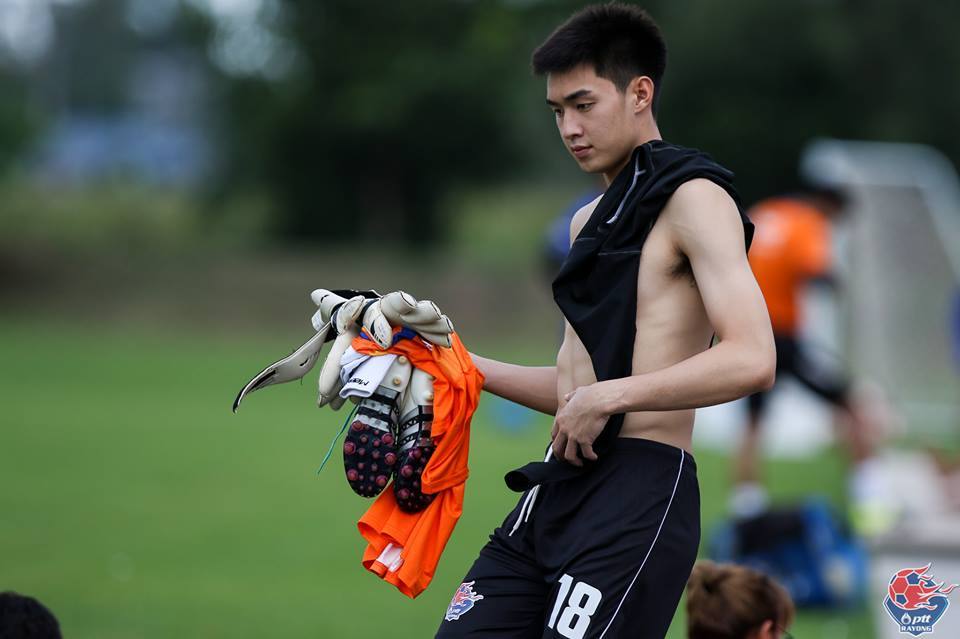 รวมภาพ ขาวอมชมพู! ส่อง "เจ้าตี๋" ในสนามซ้อม สาวแท้-สาวเทียมมีกรี๊ดบ้านพัง!